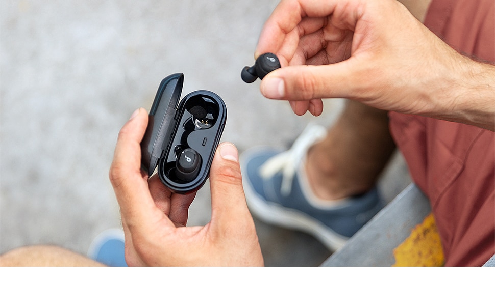 Sweatproof Noise Isolation Wireless Earphones with Bluetooth 5.0