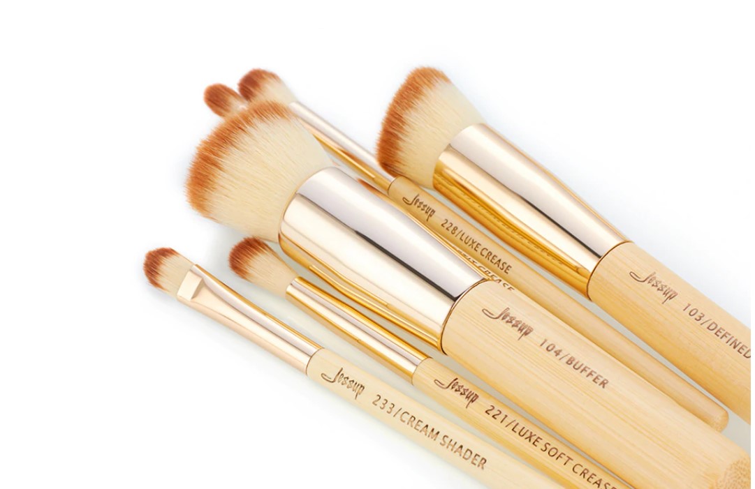 Wooden Handle Makeup Brushes Set